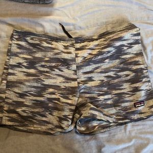 Patagonia Baggies • Men M • 4” Inseam